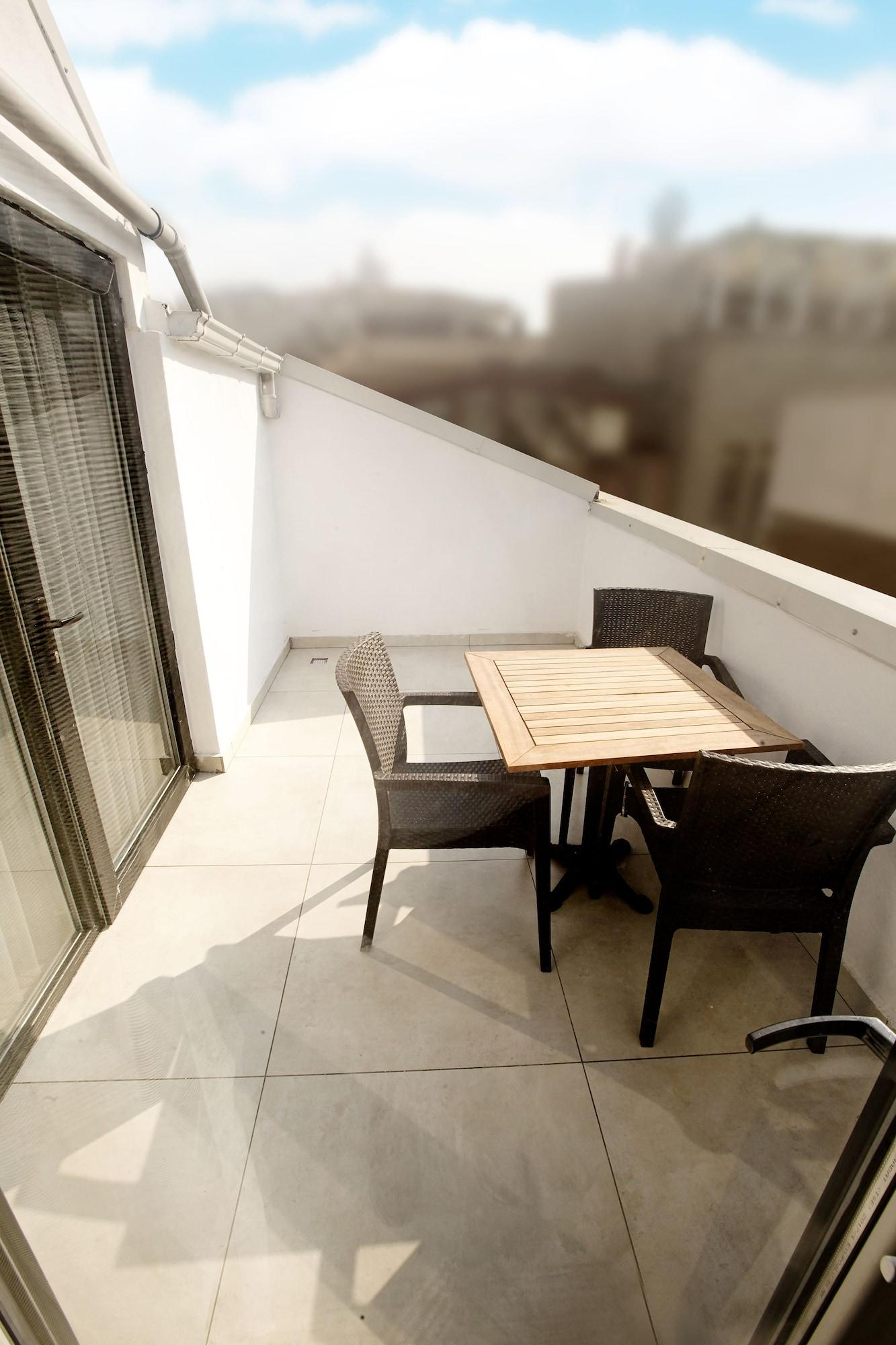 Gardenya Suite Hotel ทรับซอน ภายนอก รูปภาพ