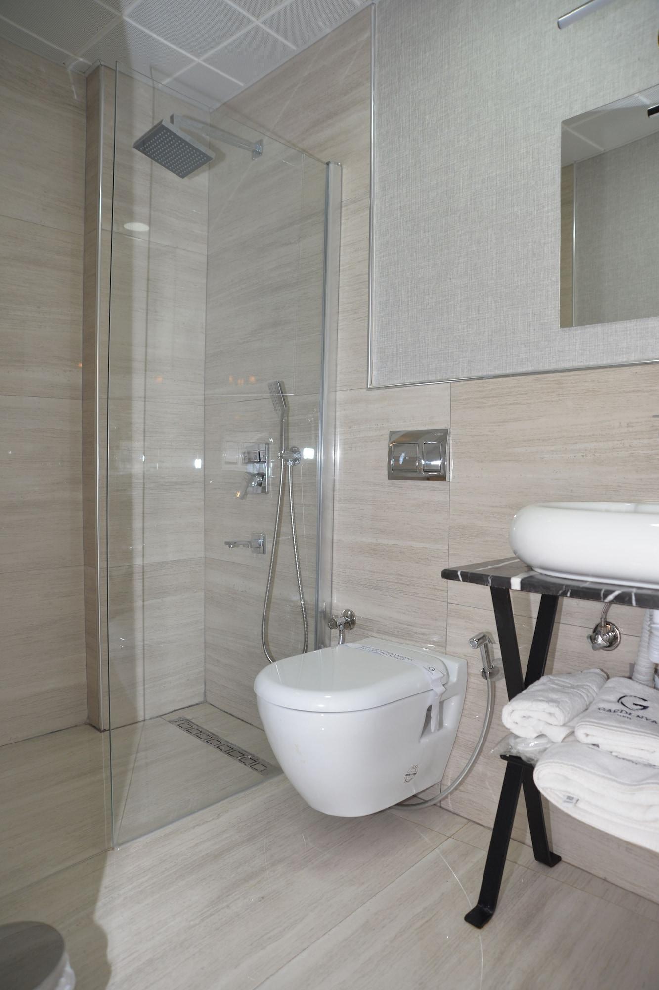 Gardenya Suite Hotel ทรับซอน ภายนอก รูปภาพ