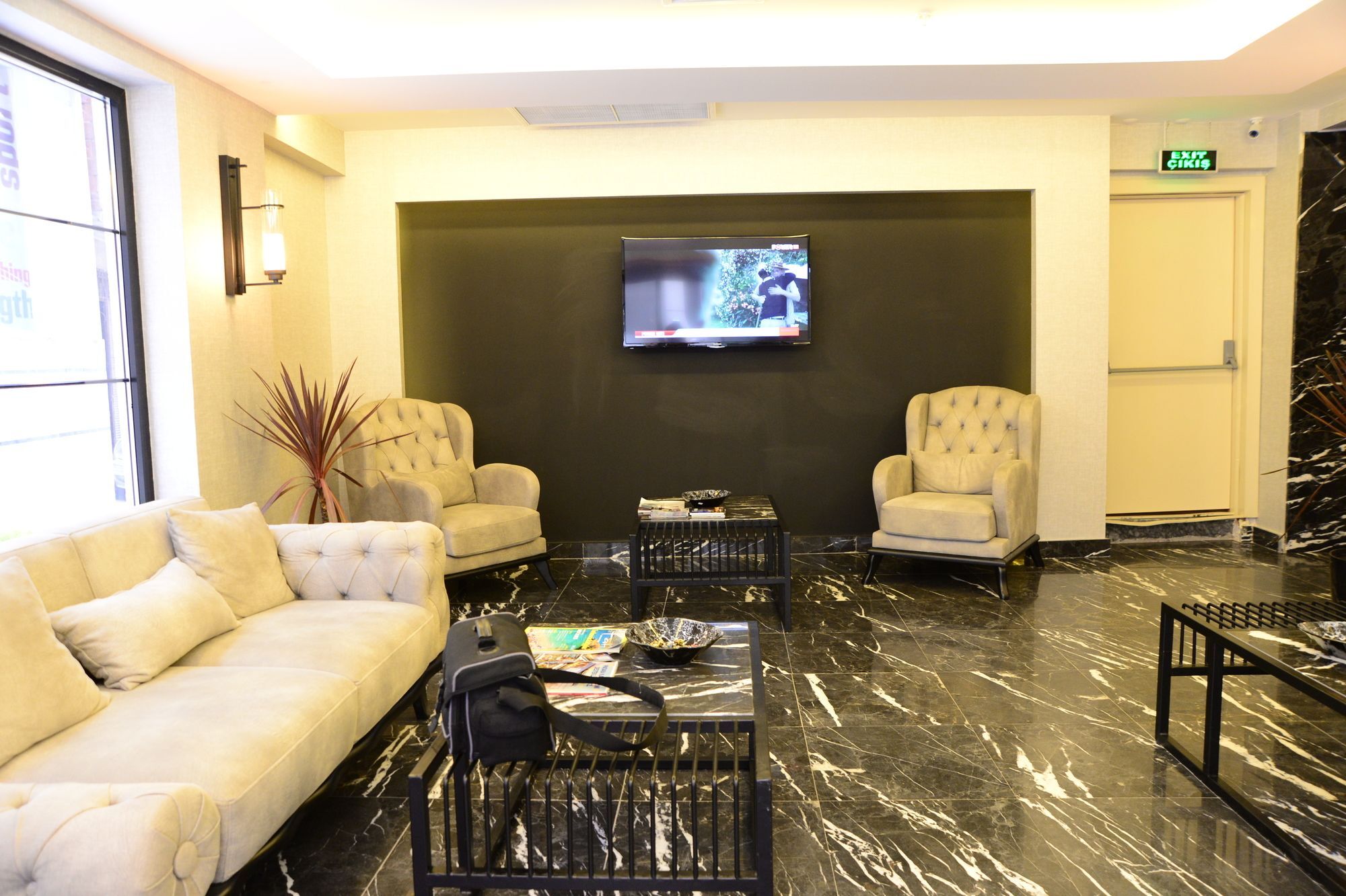 Gardenya Suite Hotel ทรับซอน ภายนอก รูปภาพ